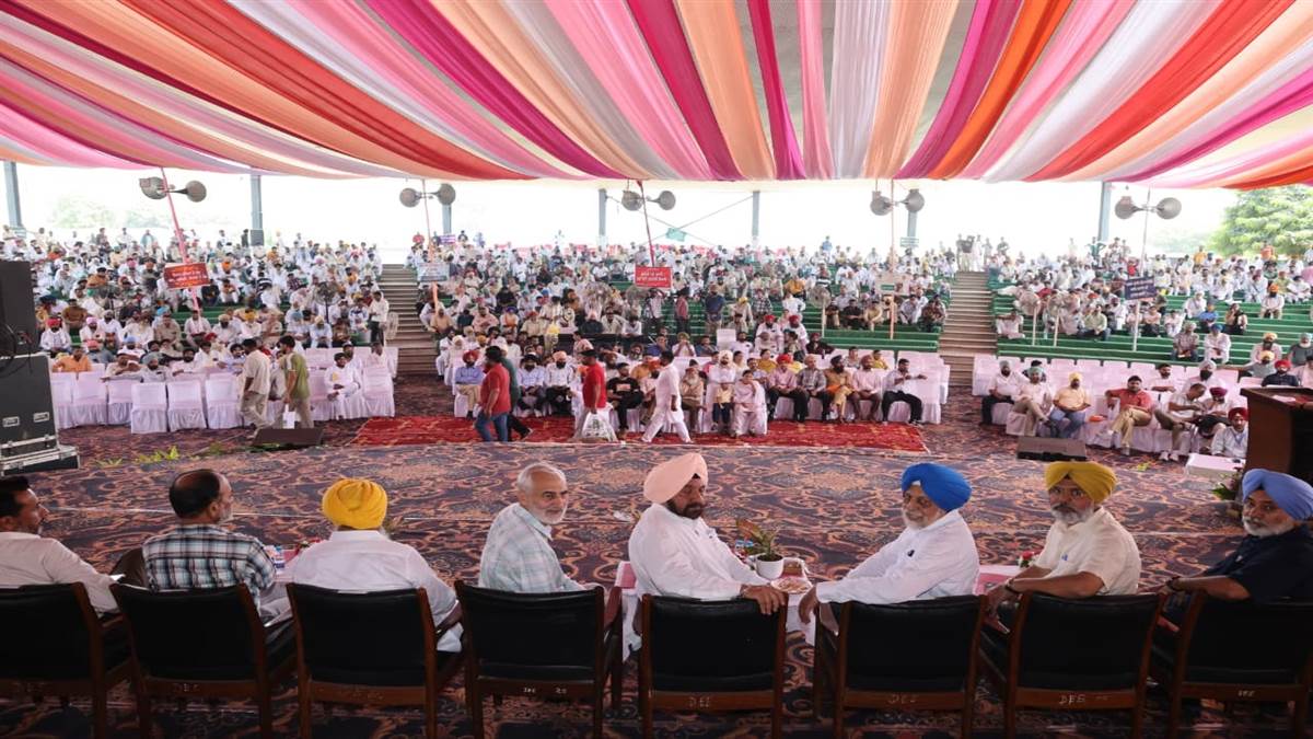ਵੱਖ- ਵੱਖ ਪੁਰਸਕਾਰਾਂ ਨਾਲ ਪੰਜ ਅਗਾਂਹਵਧੂ ਕਿਸਾਨਾਂ ਦਾ ਕੀਤਾ ਗਿਆ ਸਨਮਾਨ, ਦੋ ਰੋਜ਼ਾ ਕਿਸਾਨ ਮੇਲੇ ਦਾ ਹਰਚੰਦ ਸਿੰਘ ਬਰਸਟ ਨੇ ਕੀਤਾ ਉਦਘਾਟਨ